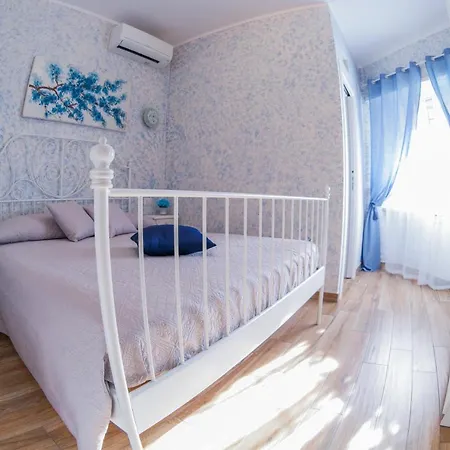Flores Bed and breakfast Fiumicino